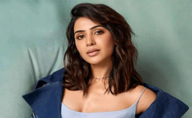 Samantha :  సోషల్ ట్రెండింగ్: హెయిర్ స్టయిలిస్ట్‌గా మారిన సమంత ఏం చేసిందో తెలుసా.?