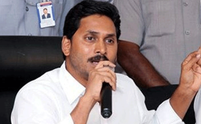 Jagan Dares : వైఎస్ జగన్ తెగువ అదిరిందిగానీ.. మూడు రాజధానులొస్తాయా.?