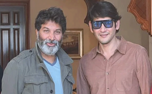 Mahesh Babu And Trivikram : ఇండస్ట్రీ బజ్ : మహేష్ మరియు త్రివిక్రమ్ ప్రాజెక్ట్ పై క్రేజీ అప్డేట్ మీకోసం.!