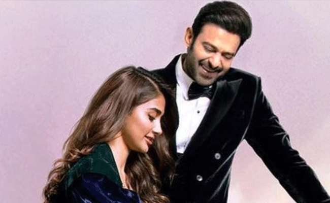Pooja Hegde And Prabhas : అబ్బో.. ప్రభాస్ తో సరైన సినిమా పైనే కన్నేసిన పూజా హెగ్డే.!