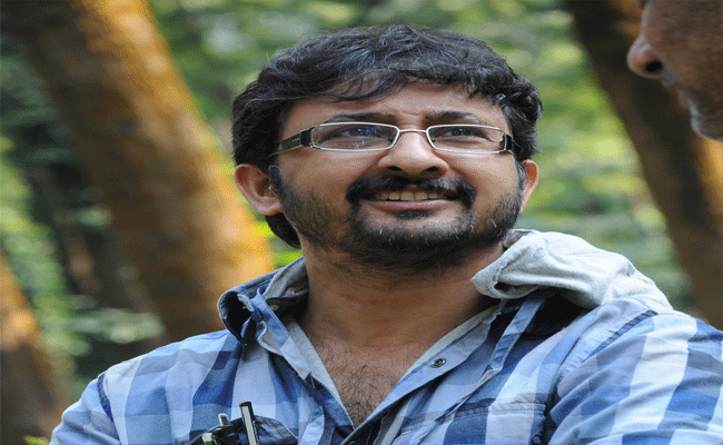 Director Teja : ఆ డైరెక్టర్ చేతిలో తన్నులు తిన్న హీరోయిన్లు ఎవరో తెలుసా.?