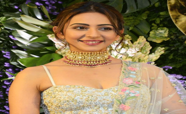 Rakul Preet : భారీ ఓటిటి డీల్ తో రకుల్ సైకో థ్రిల్లర్ సినిమా..రేటు ఎంతంటే.!