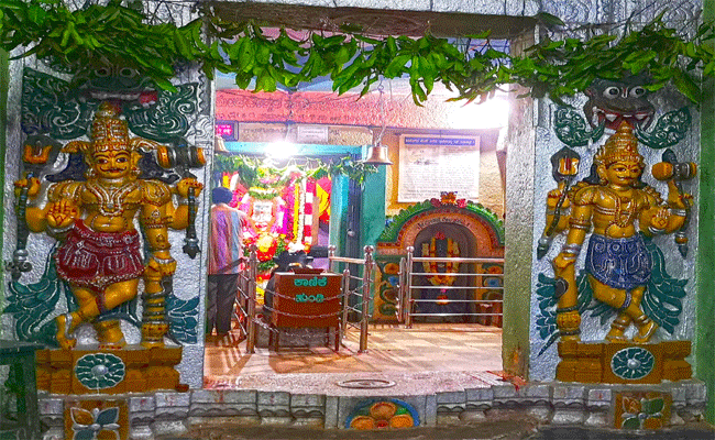 Temples Built By Devils : దెయ్యాలు ఎక్కడైనా దేవాలయాలు కడతాయా.? అయితే మీకీ సీక్రెట్ స్టోరీ తెలియాల్సిందే.!