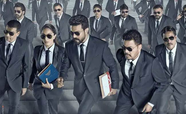 గాసిప్స్ : రామ్ చరణ్ శంకర్ సినిమాకి ప్రీ రిలీజ్ బిజినెస్ తెలిస్తే షాకవ్వాల్సిందే.!