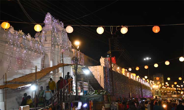 shivratri: వేములవాడకు భక్తుల తాకిడి.. పూజ  కార్యక్రమ వివరాలివే..