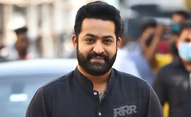 NTR in Bollywood : బాలీవుడ్ బడా నిర్మాతతో చర్చలు…ఎన్టీఆర్ బాలీవుడ్ ఎంట్రీ ఖాయమైనట్టేనా…!