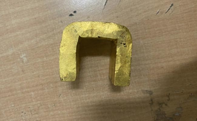 Crime News: కొత్త పద్ధతిలో బంగారం స్మగ్లింగ్.. డిల్లీ విమానాశ్రయంలో అడ్డంగా దొరికిపోయిన నిందితుడు..!