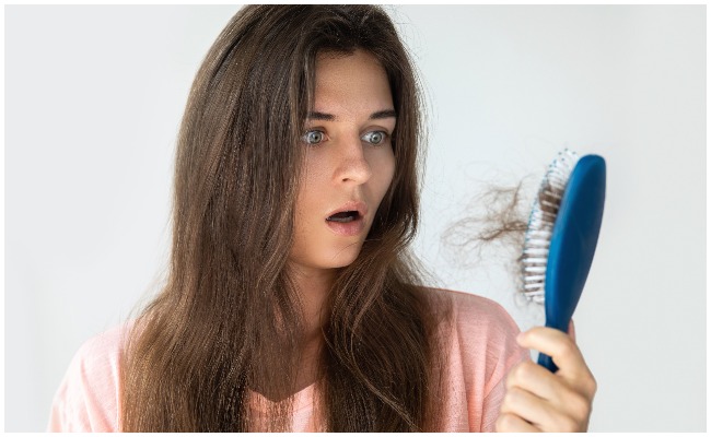 Health Tips: జుట్టు ఎక్కువగా రాలుతోందా? అయితే మీ శరీరంలో ఈ విటమిన్స్ లోపం ఉన్నట్టే..!