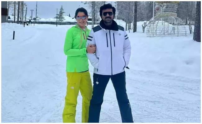 Ram Charan : మంచులో చిల్ అవుతున్న రాంచరణ్, ఉపాసన పిక్స్ వైరల్!!