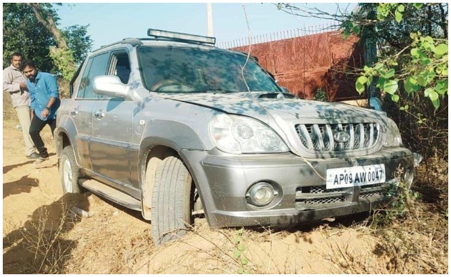 Crime News: హైదరాబాద్ శివారులో రియల్ ఎస్టేట్ వ్యాపారుల పై కాల్పులు… దాడిలో ఒకరి మృతి!