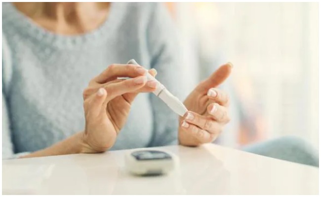 Blood Sugar: వేసవిలో షుగర్ వ్యాధి కంట్రోల్ లో ఉండాలంటే ఈ పండ్లు తినాల్సిందే!