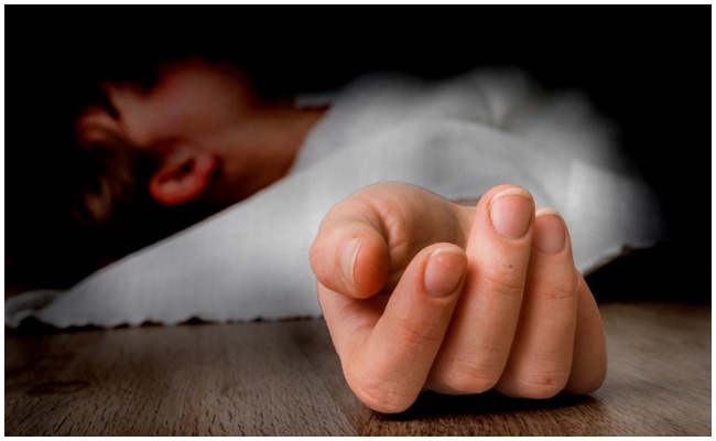 Suicide: పెళ్లై ఏడాది కాకుండానే ఆత్మహత్య చేసుకున్న నిండు గర్భిణీ… కారణం అదేనా?