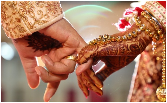 Crime News: అదే వృత్తిగా స్నేహితులను సైతం మోసం.. కోట్ల రూపాయలు కొల్లగొట్టిన వైనం..!