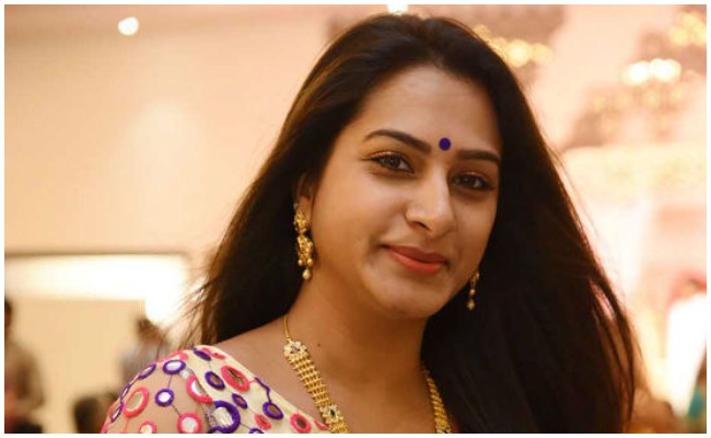 సినిమా అవకాశాలు రాలేదు.. అవకాశం వస్తే తప్పకుండా నటిస్తా: సురేఖ వాణి