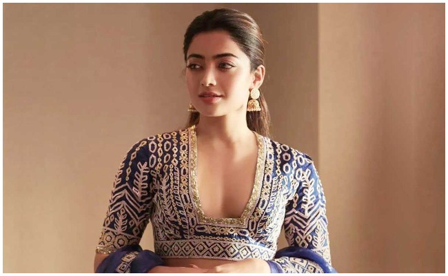 Rashmika:పాన్ ఇండియన్ మూవీ లో ఐటం సాంగ్ చేయనున్న రష్మిక.. హీరో కోసం ఓకే చేసేనా?