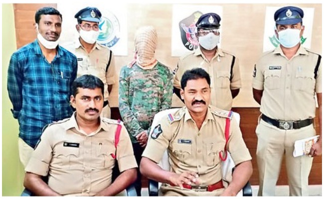 Crime News: మహిళలపై అఘాయిత్యానికి పాల్పడ్డ యువకుడు.. లైంగిక వాంఛ తీర్చలేదన్న నెపంతో..!