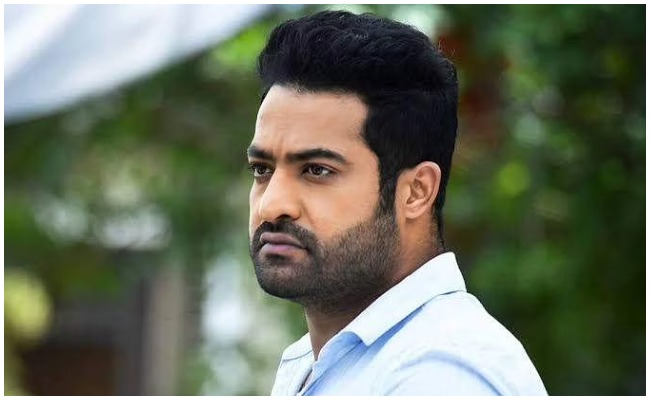 jr NTR: తారక్ కు అక్క పాత్రలో సీనియర్ బ్యూటీ!