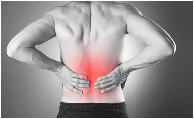 వెన్ను నొప్పి సమస్య వెంటాడుతోందా…నొప్పి నుంచి చిటికెలో బయటపడే మార్గాలు!