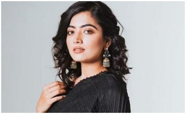 Rashmika Mandanna: రెండు కోట్లు ఇస్తే ఐటమ్ సాంగుకు సై అంటున్న శ్రీవల్లి..?