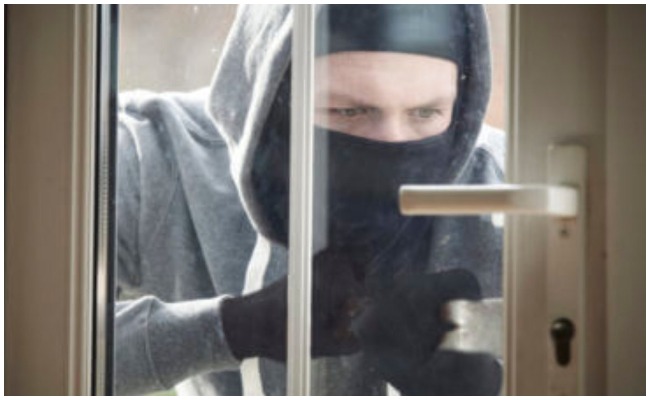 Vikarabad: గృహప్రవేశం చేయకనే ఇంట్లోకి చొరబడిన దొంగలు.. ఏం దొంగిలించారో తెలుసా..?