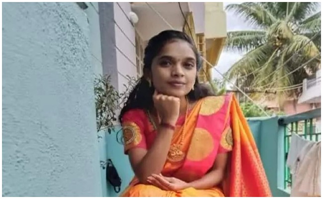 Crime Videos: మైసూరు నగరం లో దారుణం.. ఏడు నెలల గర్భిణి అనుమానాస్పద మృతి..!