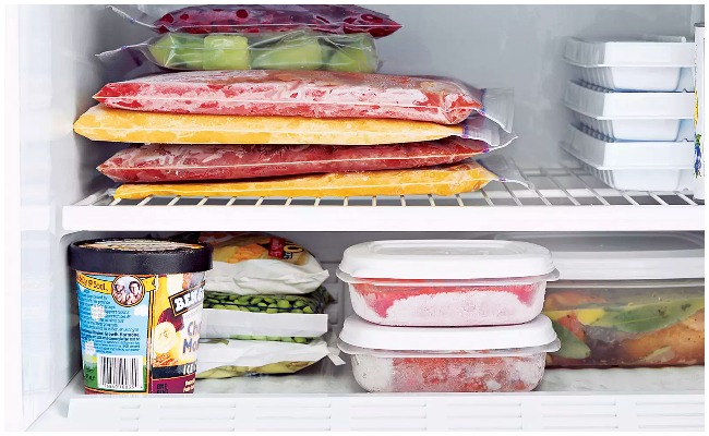 Health Tips: ఫ్రిజ్ లో గడ్డకట్టిన ఆహారాన్ని తీసుకుంటే ఏమి జరుగుతుందో తెలుసా?