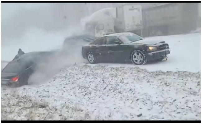 Accident: అమెరికాలో ఘోర రోడ్డు ప్రమాదం.. ఏకంగా 60 వాహనాలు!