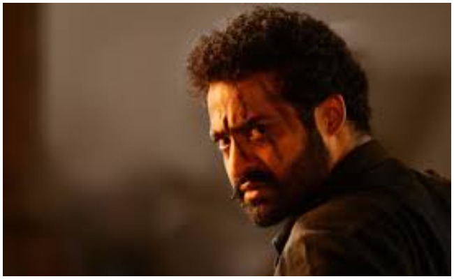 RRR: సెన్సార్ కి బలైన ముఖ్యమైన సన్నివేశాలు… బాధలో ఎన్టీఆర్ అభిమానులు…!