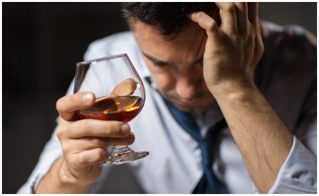 Crime News: భర్త రోజూ తాగొచ్చి హింసిస్తున్నాడు అని ఆ భార్య చేసిన పని తెలిస్తే షాక్ అవుతారు..!