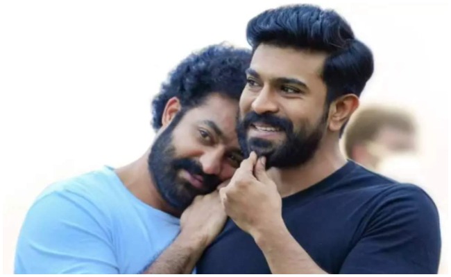 RRR: రాజమౌళి కి కొత్త తలనొప్పి తెస్తున్న అభిమానుల పిచ్చి.. తొక్కుకుంటూ పోవాలే, వేటగాడు వచ్చేంతవరకే అంటూ రచ్చ!