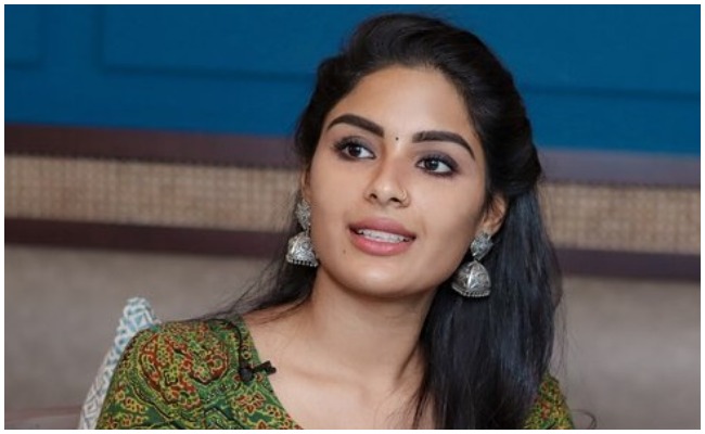 Samyuktha Menon: భీమ్లా నాయక్ హీరోయిన్ పేరు తో ఫేక్ అకౌంట్…. జాగ్రత్త పడమంటున్నా హీరోయిన్..!