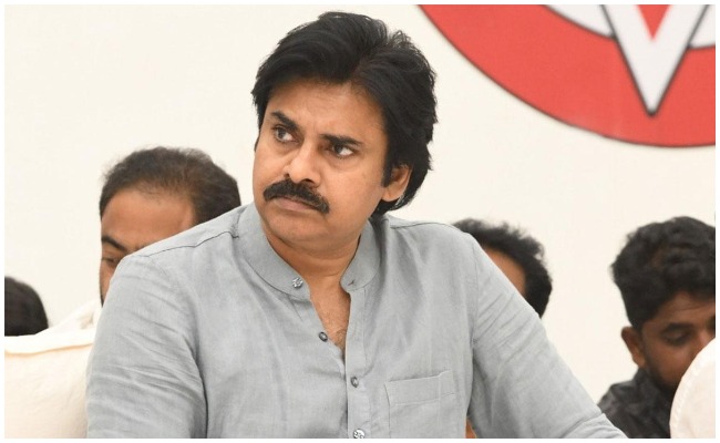Pawan Kalyan: ఆ రీమేక్ సినిమా కోసం పవన్ కళ్యాణ్ తీసుకున్న పారితోషికం తెలిస్తే షాక్ అవ్వాల్సిందే!
