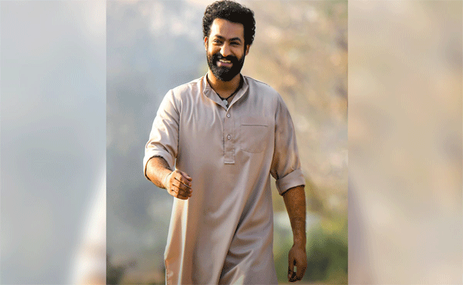 పాపం..ఎన్టీఆర్ ఫ్యాన్స్ లో మళ్ళీ మరో సరికొత్త టెన్షన్..!