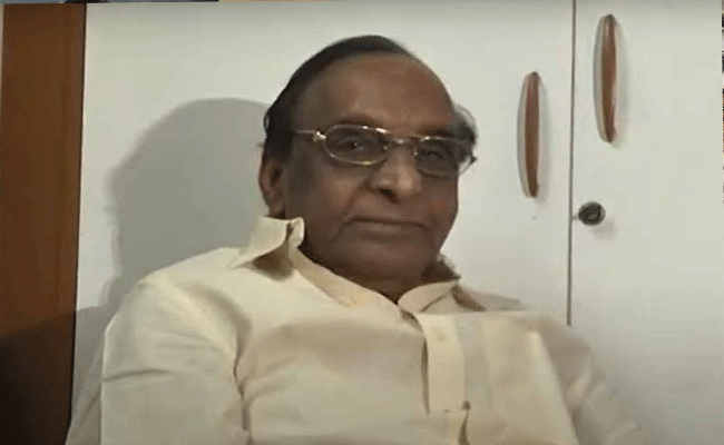 Veteran Director Passed Away : షాకింగ్ : టాలీవుడ్లో మరో విషాదం.. ప్రముఖ వెటరన్ దర్శకుడు మృతి..!