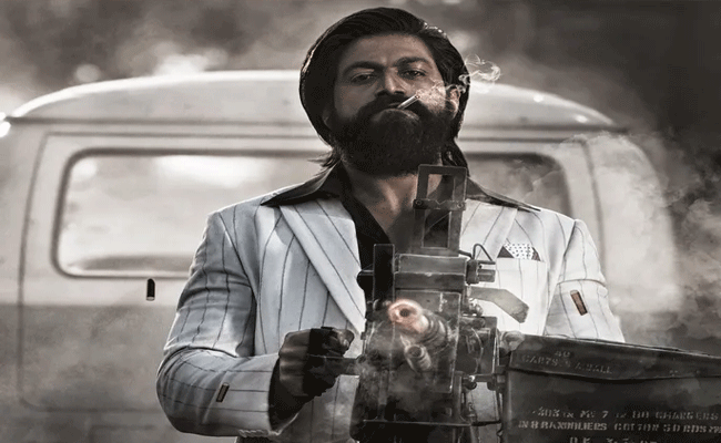 KGF Chapter 2 : ట్విట్టర్ రివ్యూ : సౌత్ సెన్సేషన్ “కేజీఎఫ్ 2” కి ఒకటే రిపోర్ట్ వినిపిస్తుంది.!
