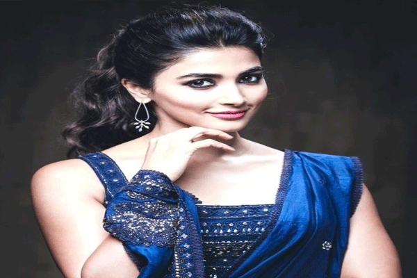 Pooja Hegde Becoming Item Girl : టాలీవుడ్లో మరోసారి ఐటమ్ గర్ల్ గా పూజా హెగ్డే.. ఏ సినిమా కోసం అంటే?