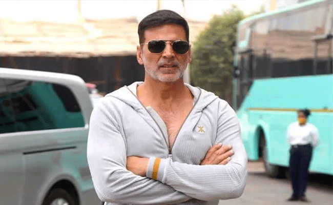 Bollywood Star Hero : కలకలం రేపిన యాడ్ పై బాలీవుడ్ స్టార్ హీరో బహిరంగ క్షమాపణలు.!