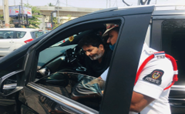 Director Trivikram : షాకింగ్ : పోలీసు కేసులో మొన్న మనోజ్ ఇప్పుడు త్రివిక్రమ్..! వివరాలు ఇవే!