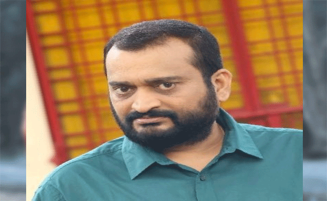 Bandla Ganesh : కుల వైరస్ : వైసీపీ సీనియర్ నేతపై బండ్ల గణేష్ సంచలన ట్వీట్ల దాడి.!