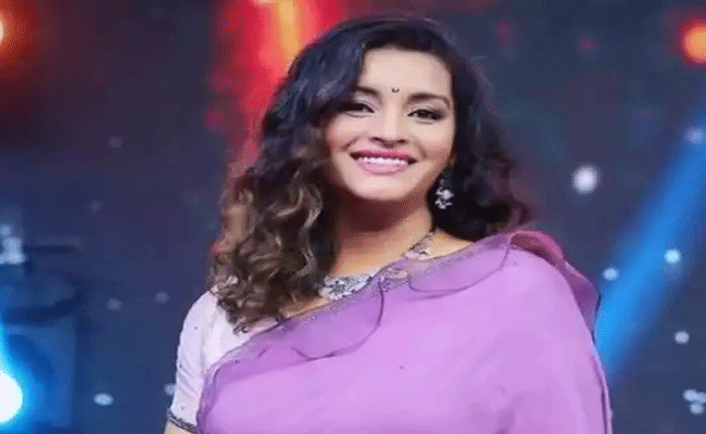 Renu Desai Re-Entry : రేణు దేశాయ్ రీ-ఎంట్రీ.! మొత్తానికి ఆమె ప్రయత్నం ఫలించినట్టే.!