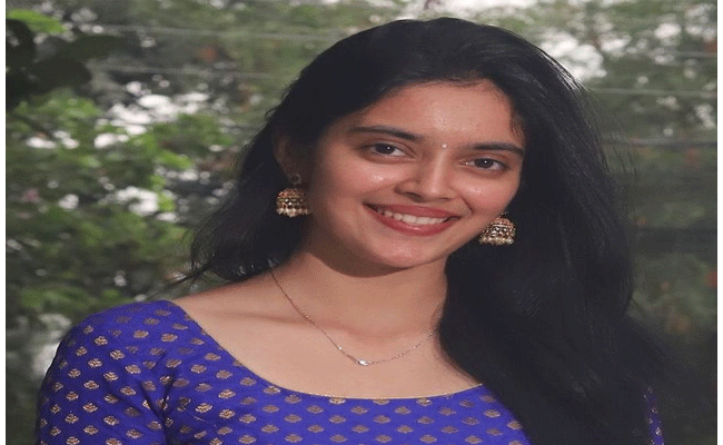 Bajji Papa : వైరల్ టాక్: పాపులారిటీ బాగా పెంచేసుకున్న’బజ్జీపాప’. ఇంతకీ ఎవరీ బజ్జీ పాప.?