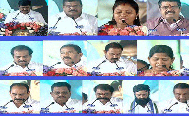 YCP Ex Ministers : వైసీపీ మాజీ మంత్రులంతా ఎందుకు ‘క్యూ’ కడుతున్నట్టు.?