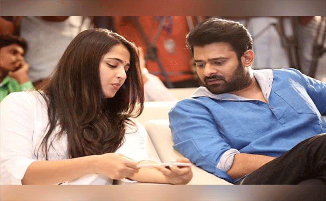 Prabhas And Anushka : ఇండస్ట్రీ టాక్ : ప్రభాస్ సినిమాలో అనుష్క?సిసలైన క్లారిటీ మీకోసం.!
