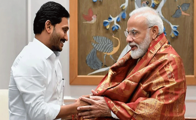 YSRCP Join With BJP : బీజేపీకి దగ్గరయ్యే ప్రయత్నంలో వైసీపీ వుందా.?