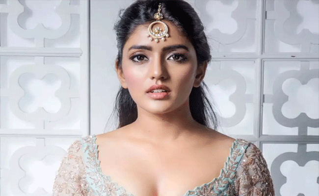 Eesha Rebba Dreaming About Big : ఈషా రెబ్బా డ్రీమ్ ప్రాజెక్ట్ ఏంటో తెలుసా.?