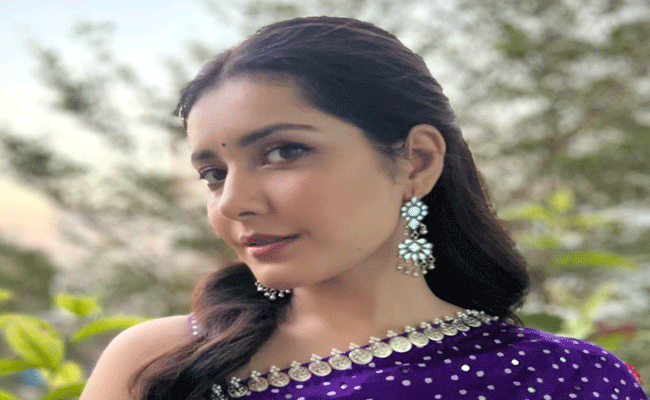 Raashi Khannna Sensational Clarity : సౌత్ సినిమా కాంట్రవర్సీ పై హీరోయిన్ రాశీ ఖన్నా సంచలన పోస్ట్.!