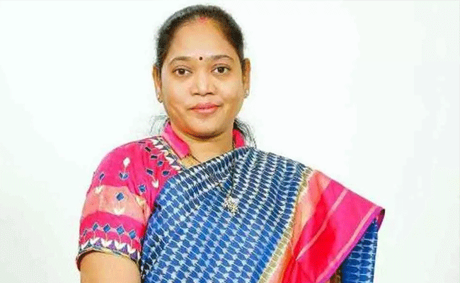 Sucharita Breaks Silence : మా అమ్మాయి చిన్నపిల్ల.! ఆమెకేమీ తెలీదు: సుచరిత