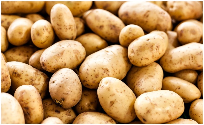 బంగాళాదుంపలు ఈ విధంగా తింటేనే మన సంపూర్ణ ఆరోగ్యాన్ని రక్షించడంలో సహాయపడతాయనీ తెలుసా?