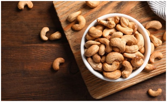 Cashew Nuts: జీడిపప్పును ఇలా తీసుకుంటే అద్భుతమైన ఆరోగ్య ప్రయోజనాలు మీ సొంతం..!