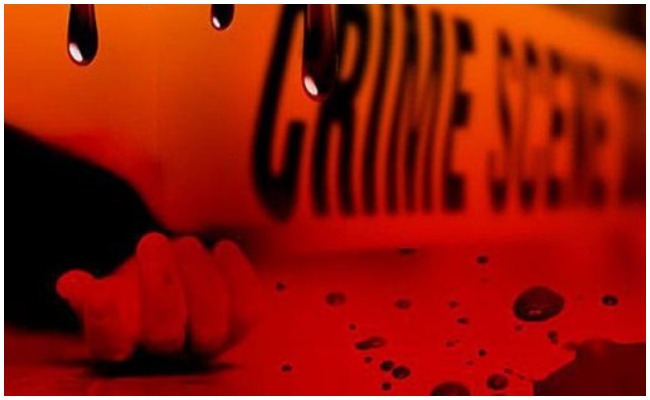 Crime News: ఎర్రగడ్డ మెంటల్ ఆసుపత్రి పరిధిలో దారుణం.. యువకుడి మీద పెట్రోల్ పోసి నిప్పు పెట్టిన స్నేహితులు..!